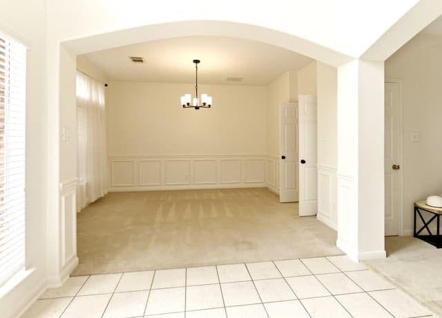rental at 119  Baythorne in Universal City, TX — photo 2