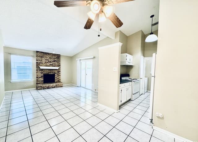 rental at 14535  Woods Hole Dr in San Antonio, TX — photo 3