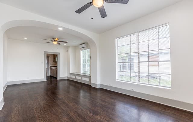 rental at 706  Canton in San Antonio, TX — photo 5