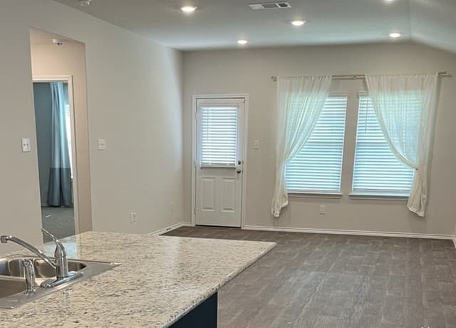 rental at 12126  Sampson Crk in San Antonio, TX — photo 3