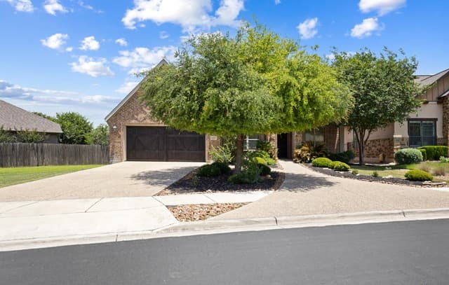 rental at 420 Mission Hill Run in New Braunfels TX