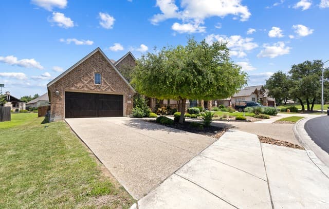 rental at 420  Mission Hill Run in New Braunfels, TX — photo 2