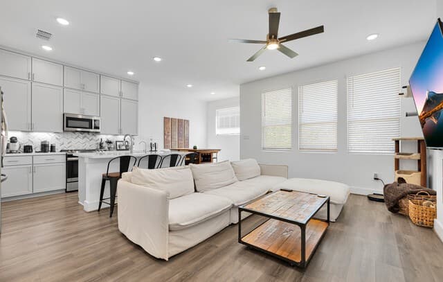 rental at 8851  Oakland Rd Unit 36 in San Antonio, TX — photo 2