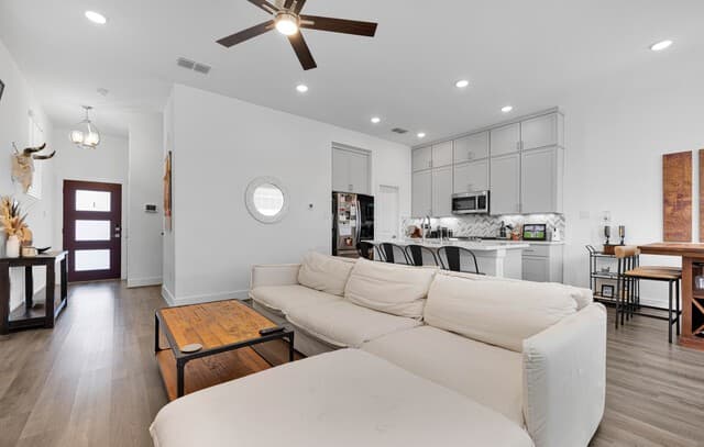 rental at 8851  Oakland Rd Unit 36 in San Antonio, TX — photo 5