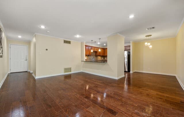 rental at 100  Lorenz Rd Unit 1110 in San Antonio, TX — photo 3