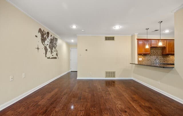 rental at 100  Lorenz Rd Unit 1110 in San Antonio, TX — photo 4