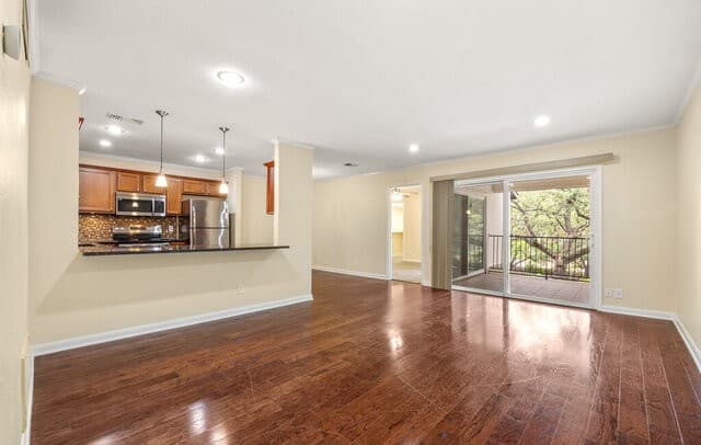 rental at 100  Lorenz Rd Unit 1110 in San Antonio, TX — photo 5
