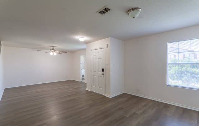 rental at 7711  Windview Way in San Antonio, TX — photo 2