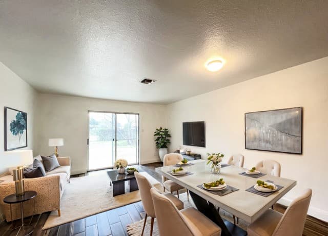 rental at 2106  Henrietta St in San Antonio, TX — photo 2