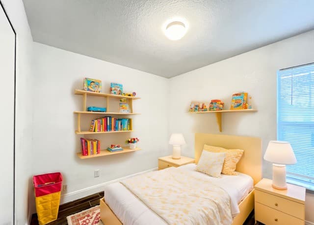 rental at 2106  Henrietta St in San Antonio, TX — photo 5