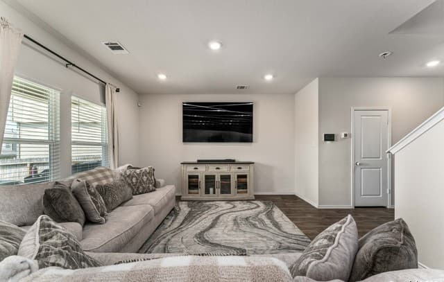 rental at 3127  Keuka Park Dr in San Antonio, TX — photo 4