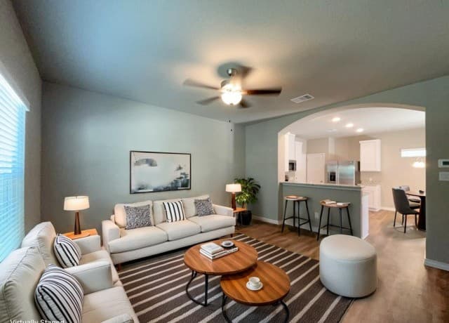 rental at 2075  Silver Oaks Dr Unit 6 in San Antonio, TX — photo 2
