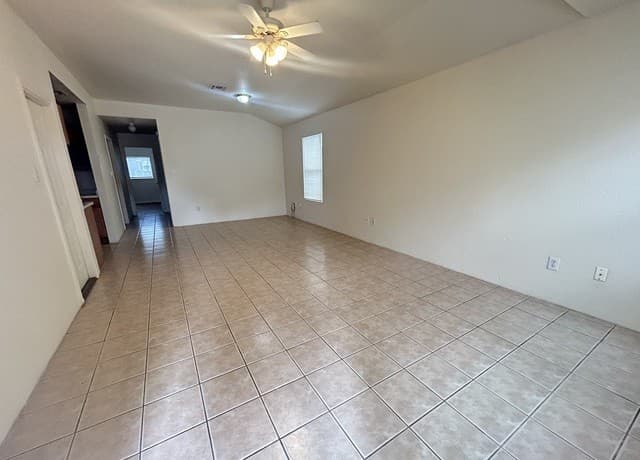 2-bedroom rental at 11206 Center Point Rd in San Antonio, TX — photo 2