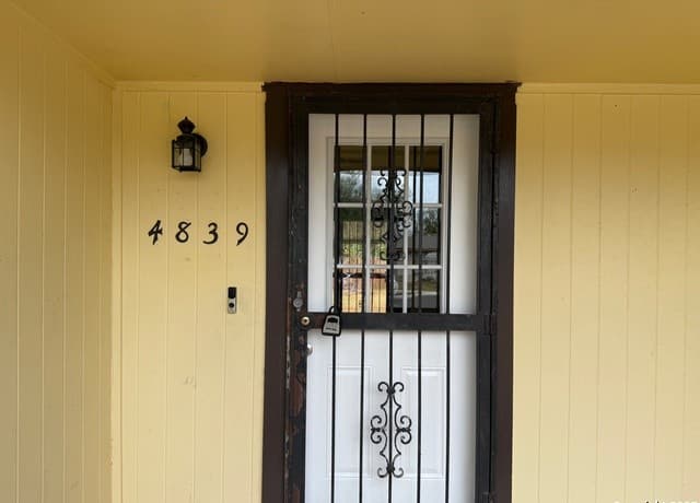 rental at 4839  Castle Strm in San Antonio, TX — photo 3