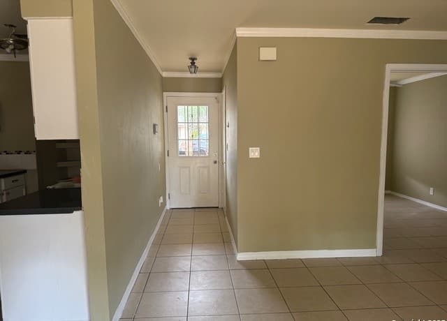 rental at 4839  Castle Strm in San Antonio, TX — photo 5