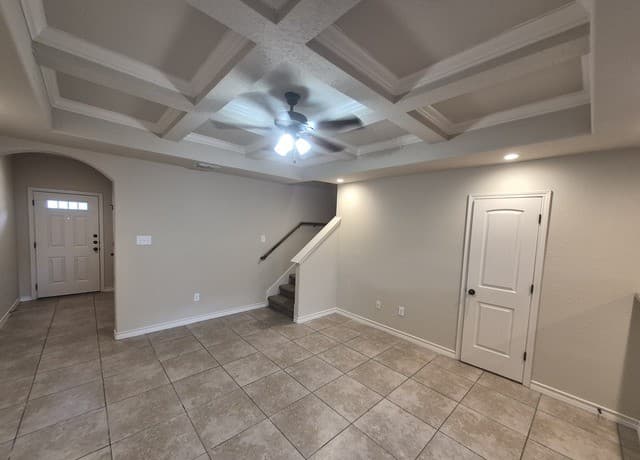 rental at 7014  Donovan Way Unit 103 in San Antonio, TX — photo 3