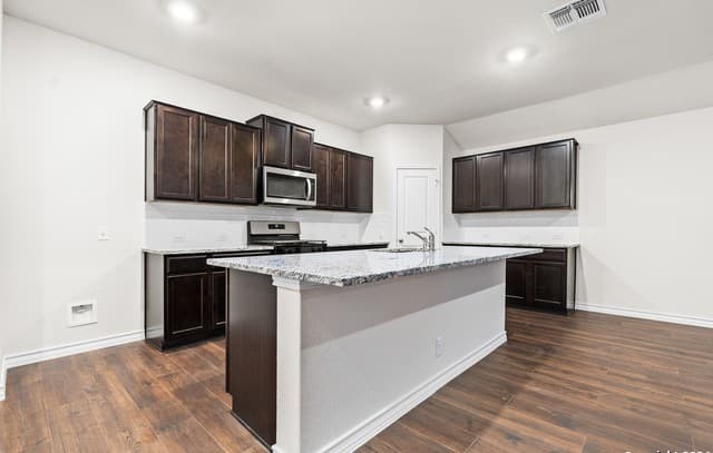 rental at 4850  Paluxy Trl in San Antonio, TX — photo 4
