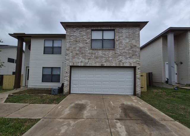 rental at 8007  Chestnut Bluff Dr in Converse, TX — photo 1