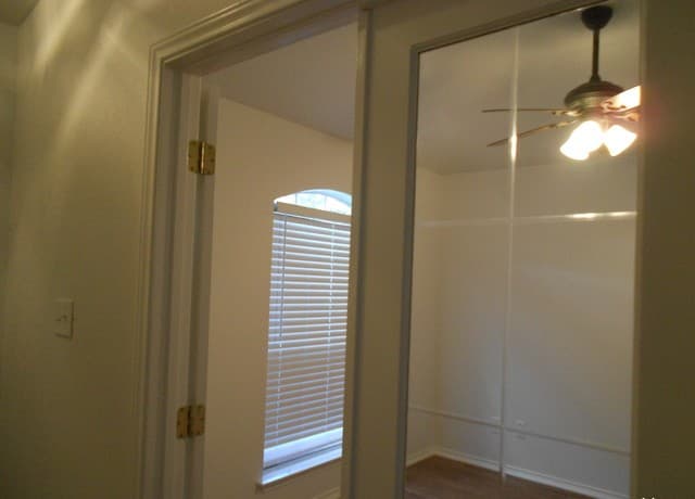 rental at 9626  Palomino Path in San Antonio, TX — photo 3