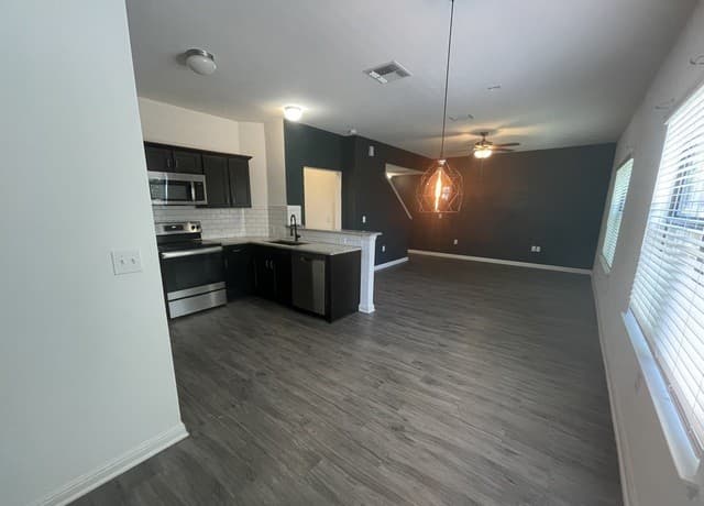 rental at 418  Lockhart in San Antonio, TX — photo 4