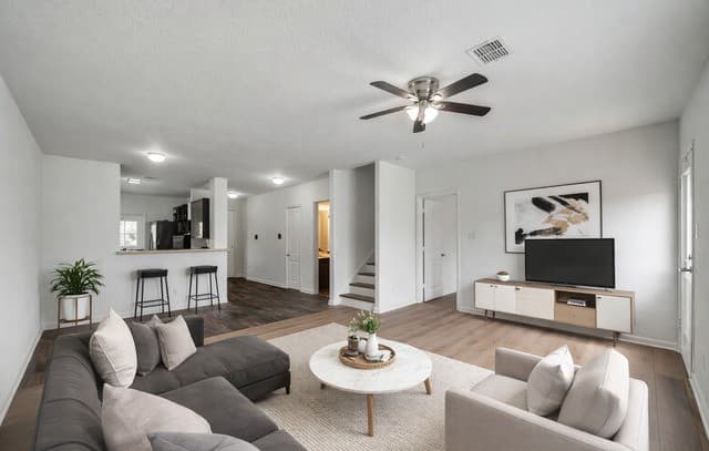 rental at 6002  Southern Vis in San Antonio, TX — photo 3