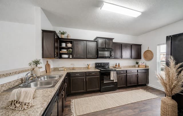 rental at 6002  Southern Vis in San Antonio, TX — photo 5