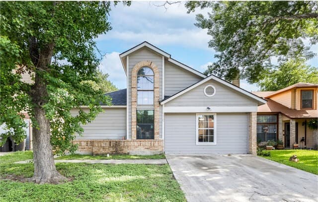 rental at 9330  Village Lance in San Antonio, TX — photo 1