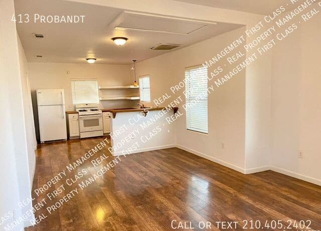 rental at 413  Probandt in San Antonio, TX — photo 2