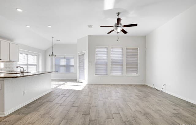 rental at 8907  Wyatts Run in San Antonio, TX — photo 5
