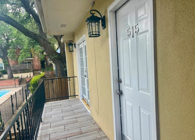 rental at 6718  Callaghan Rd Unit 515 in San Antonio, TX — photo 2