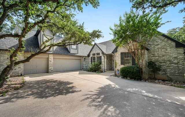 rental at 109  Trailcrest in Hollywood Park, TX — photo 3