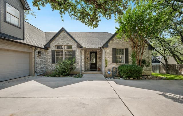 rental at 109  Trailcrest in Hollywood Park, TX — photo 5
