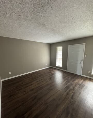 2-bedroom rental at 4906 Ali Unit 3 in San Antonio, TX — photo 2