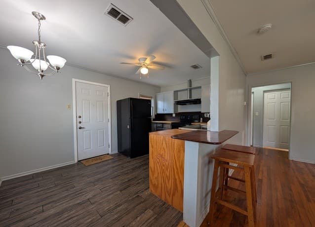 rental at 890  Josephine St in New Braunfels, TX — photo 2