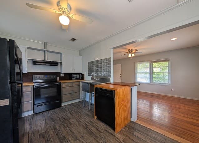rental at 890  Josephine St in New Braunfels, TX — photo 4