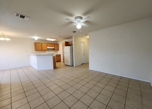 rental at 3014  Green Mountain Dr in New Braunfels, TX — photo 4