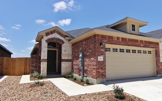 rental at 371 Creekside Curv in New Braunfels TX