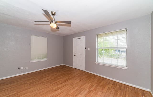 rental at 508  Bee St in San Antonio, TX — photo 1