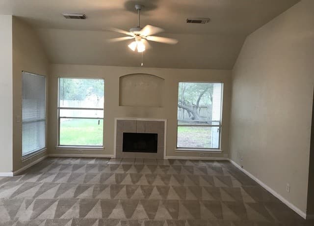 rental at 2520  Crested Heights in Schertz, TX — photo 5