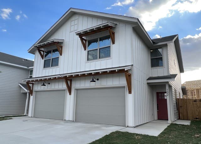 rental at 7513  Astro Fld Unit 102 in San Antonio, TX — photo 3