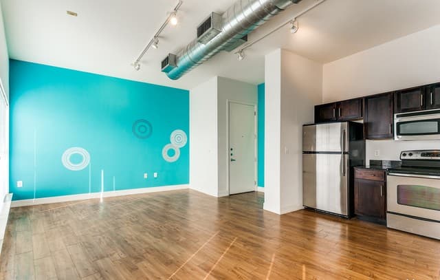 rental at 1401 S Flores St Unit 300 in San Antonio, TX — photo 5