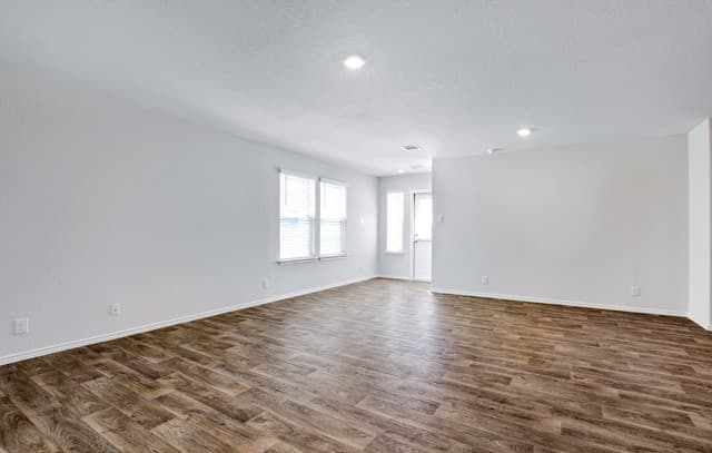 rental at 13512  Waxman Spark in San Antonio, TX — photo 2
