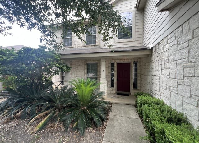 rental at 10031  Stagecoach Bay in San Antonio, TX — photo 2