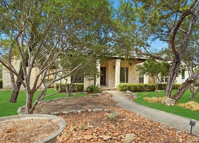 rental at 104  Auburn Crossing in Boerne, TX — photo 4