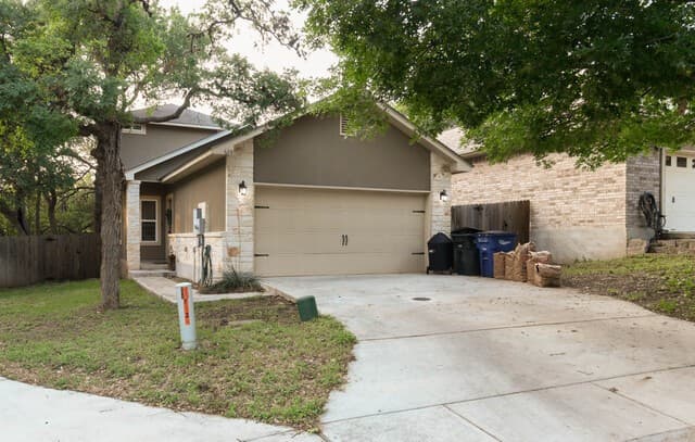 rental at 639  Bluffside in New Braunfels, TX — photo 1
