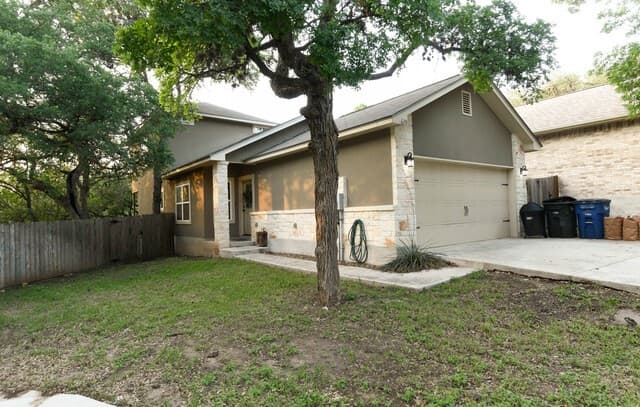 rental at 639  Bluffside in New Braunfels, TX — photo 2