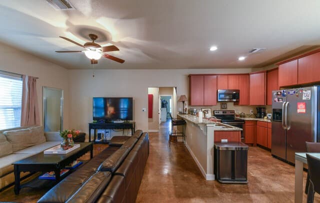 rental at 639  Bluffside in New Braunfels, TX — photo 5
