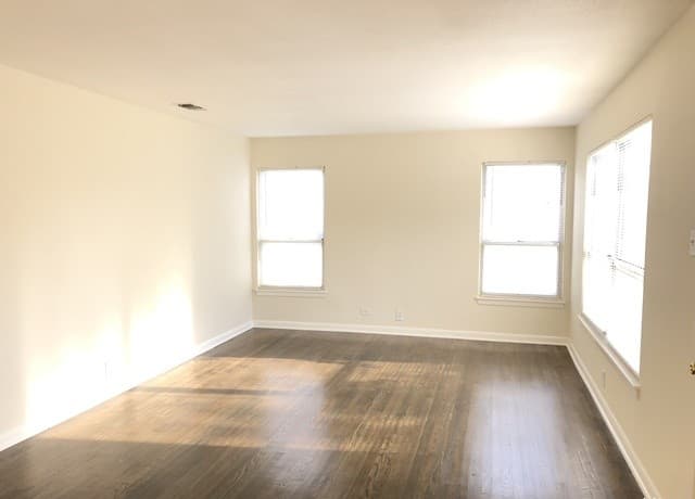 rental at 210  Laddie Pl in San Antonio, TX — photo 2