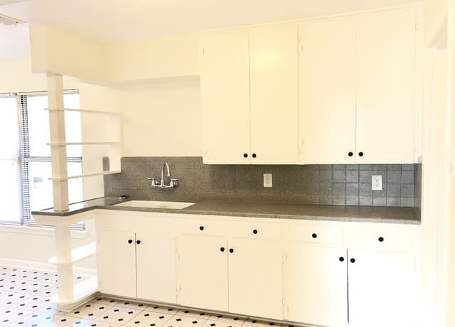 rental at 210  Laddie Pl in San Antonio, TX — photo 4