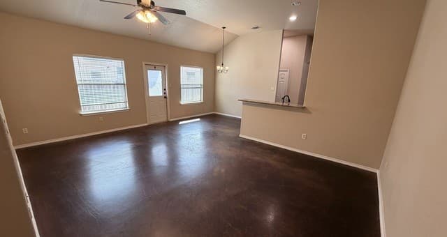 rental at 708  Saengerhalle Rd in New Braunfels, TX — photo 3